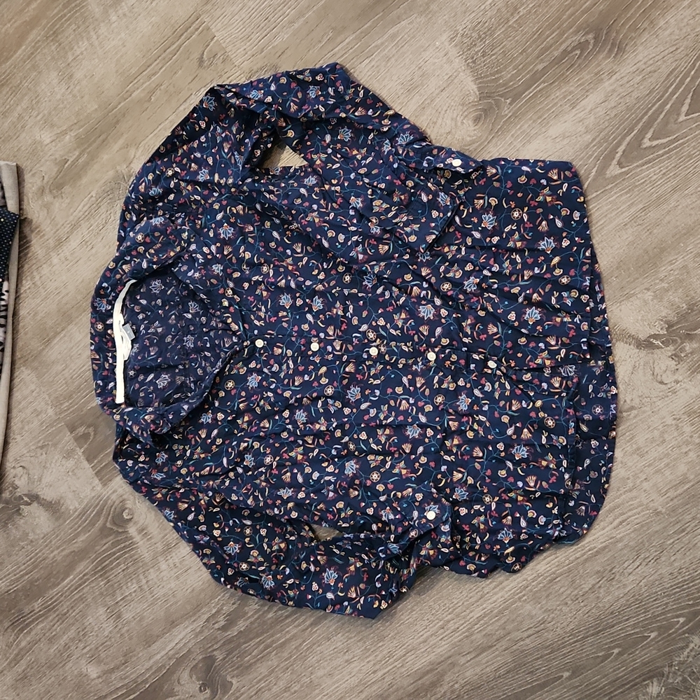 Old Navy The Classic Shirt Button Up Blouse